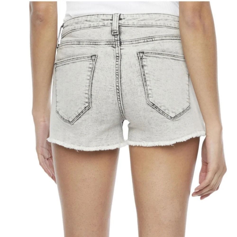 Arizona Womens Mid Rise Shortie Short-Juniors NWT - Picture 3 of 3